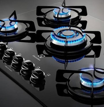 Bocas de fogão acesas